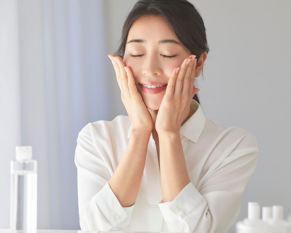 Dicas de Skincare para o Calor: Como Evitar Manchas, Oleosidade e Acne no Verão